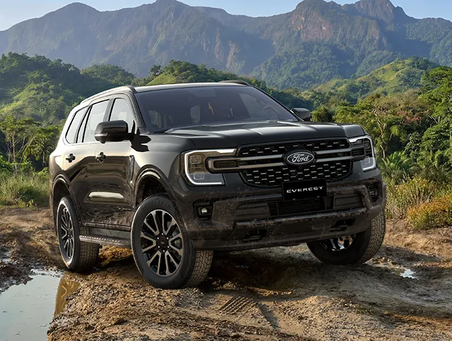 Ford Everest Platinum 2.0L 4x2 toàn cảnh ngoại thất tại Ford Mỹ Đình