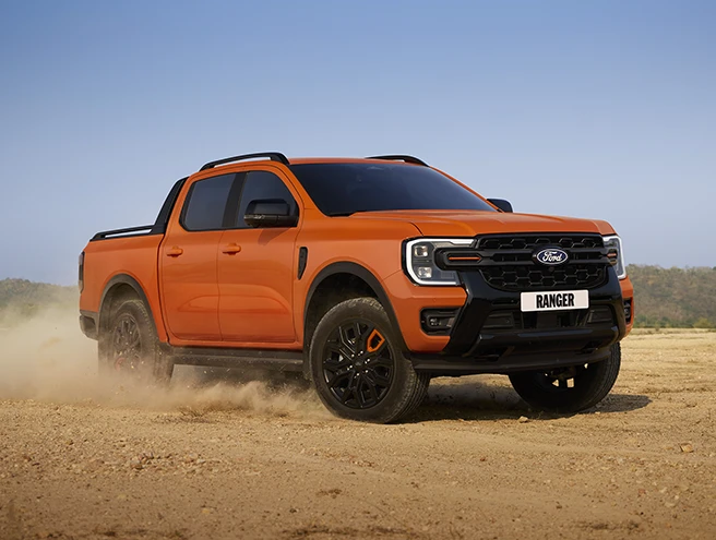 Ford Ranger Wildtrak 3.0L V6 Diesel toàn cảnh ngoại thất tại Ford Mỹ Đình