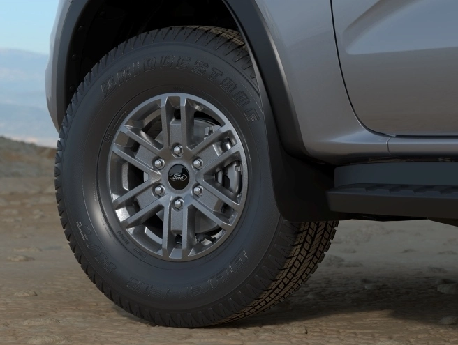 Mâm hợp kim nhôm 16 inch màu xám bạc Ford Ranger XLS 2.0L 4x2