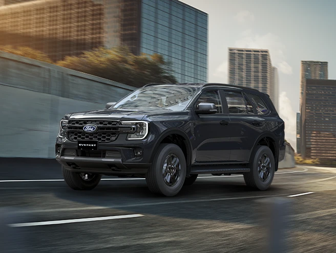 Ford Everest Active 2.0L AT 4x2 toàn cảnh ngoại thất tại Ford Mỹ Đình